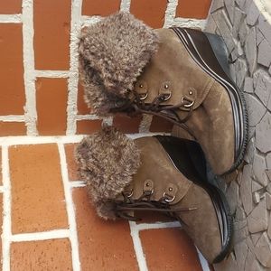 Aquatalia | High/Low Wedge Boot Fur sz 7